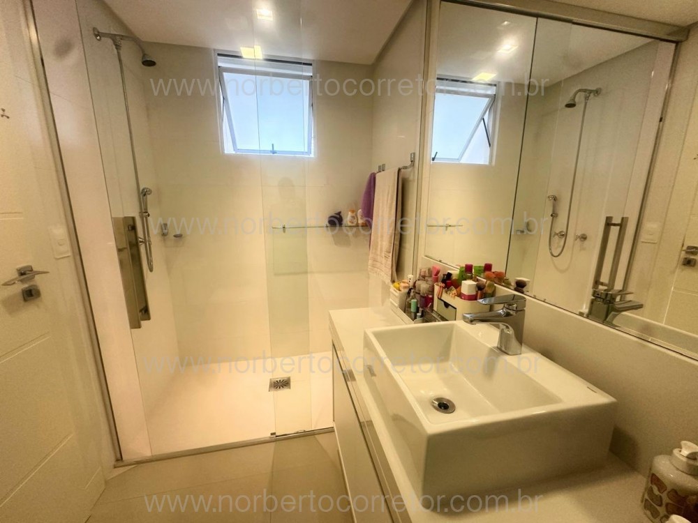 EDIFICIO PARIS , SEGUNDA QUADRA DO MAR 