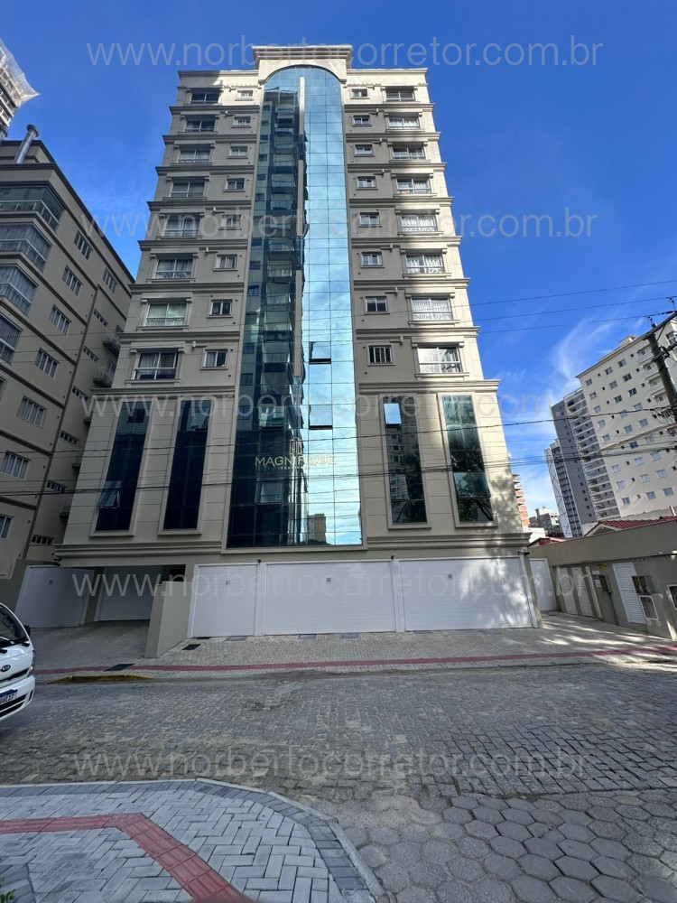 Apartamento quadra mar , mobiliado , Porto Belo SC