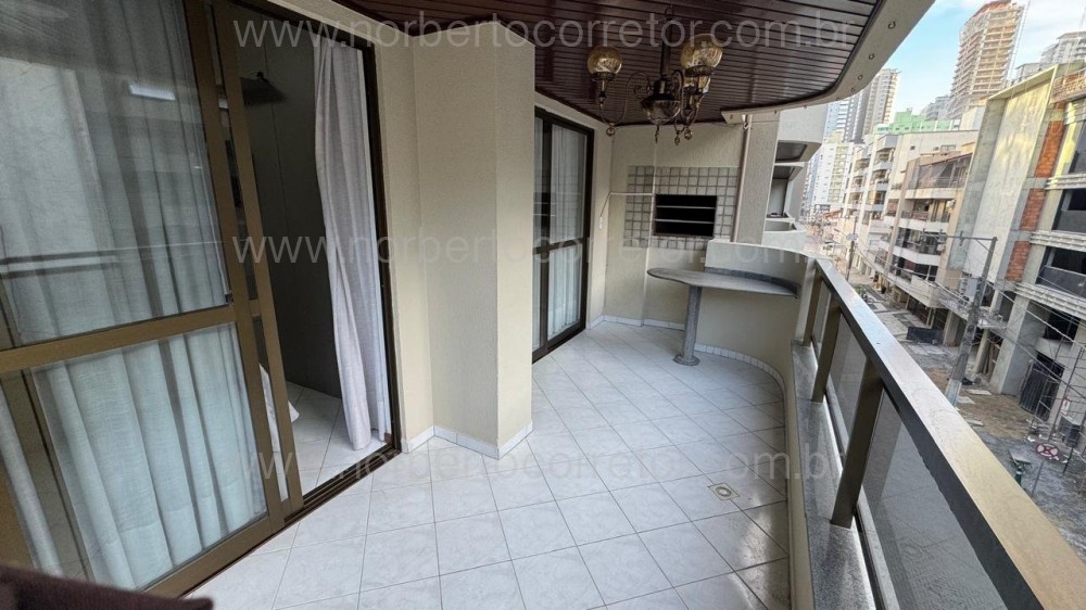Apartamento 4 dormit�rios quadra mar, Itapema SC 