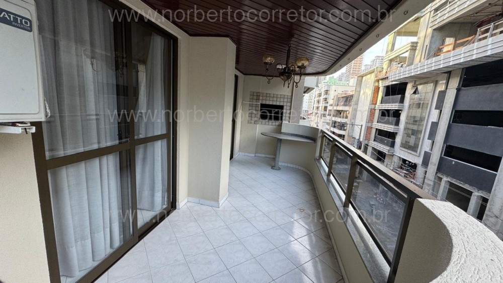 Apartamento 4 dormit�rios quadra mar, Itapema SC 