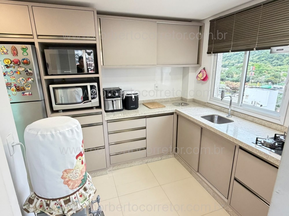 Apartamento 2 quadra mar, Centro Itapema SC