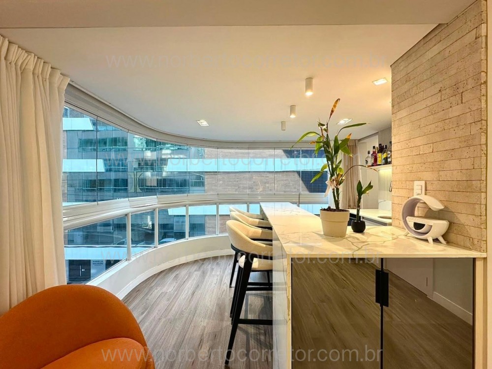 Apartamento 2 quadra mar , Meia Praia, Itapema SC 