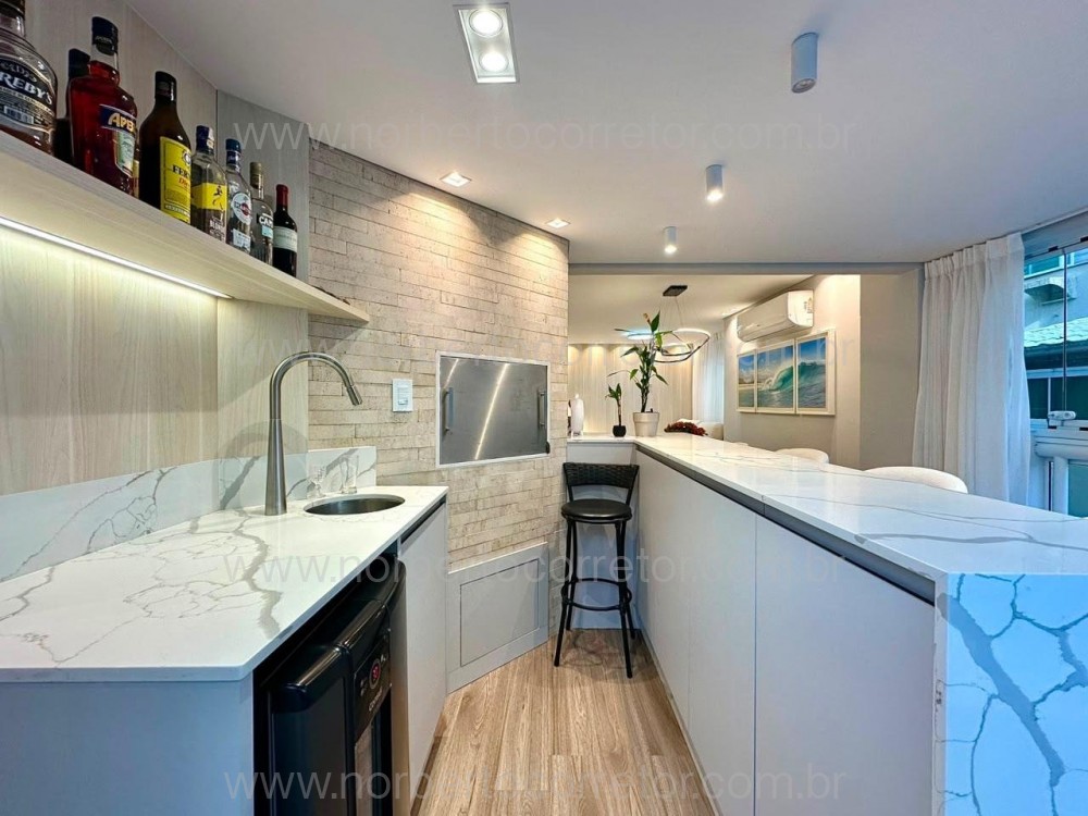 Apartamento 2 quadra mar , Meia Praia, Itapema SC 