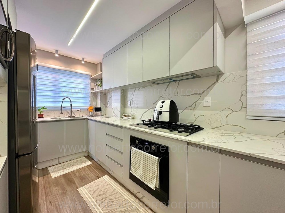 Apartamento 2 quadra mar , Meia Praia, Itapema SC 