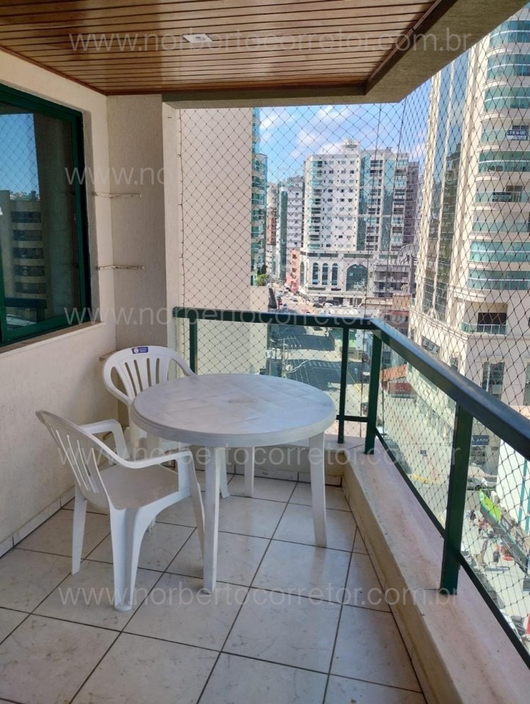 Apartamento pr�ximo ao mar, centro de Itapema SC 