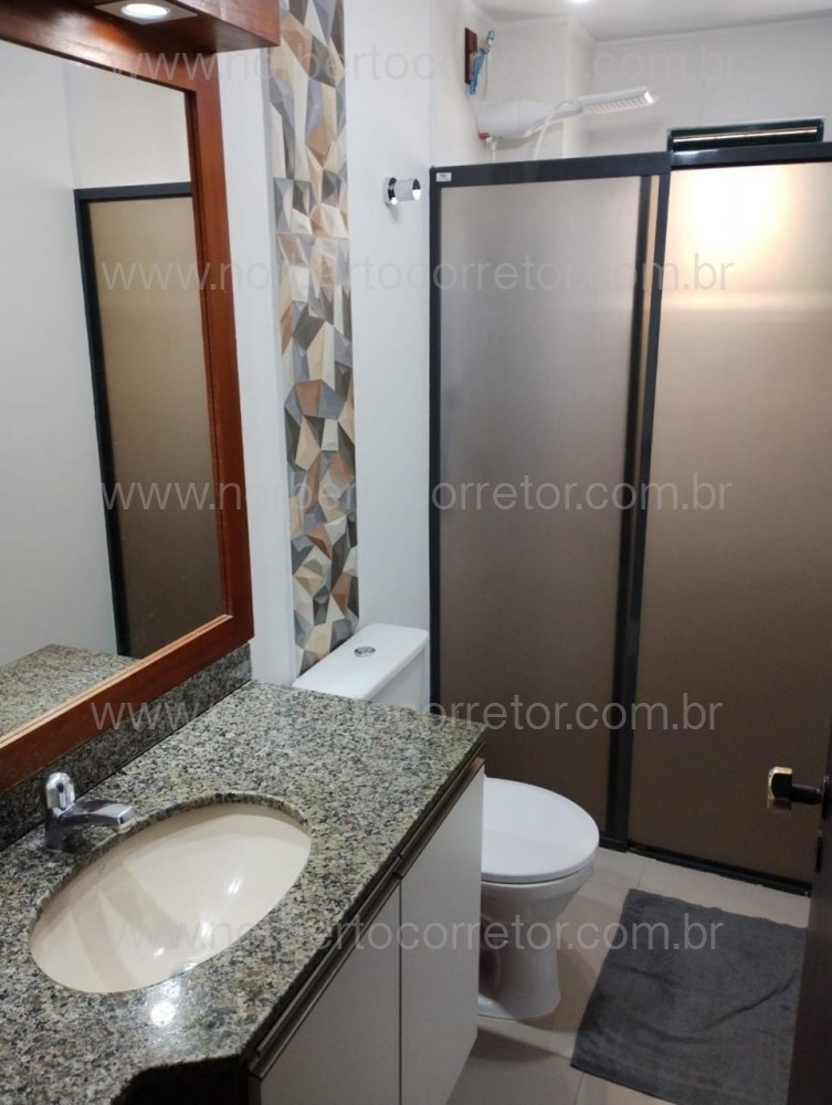 Apartamento pr�ximo ao mar, centro de Itapema SC 