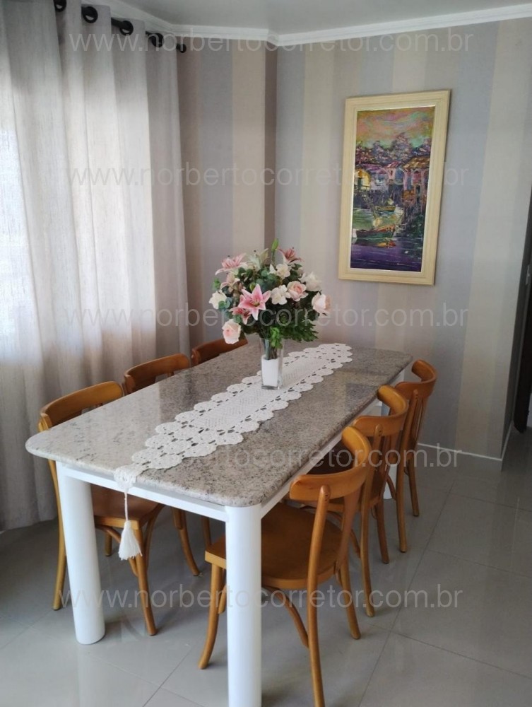 Apartamento pr�ximo ao mar, centro de Itapema SC 