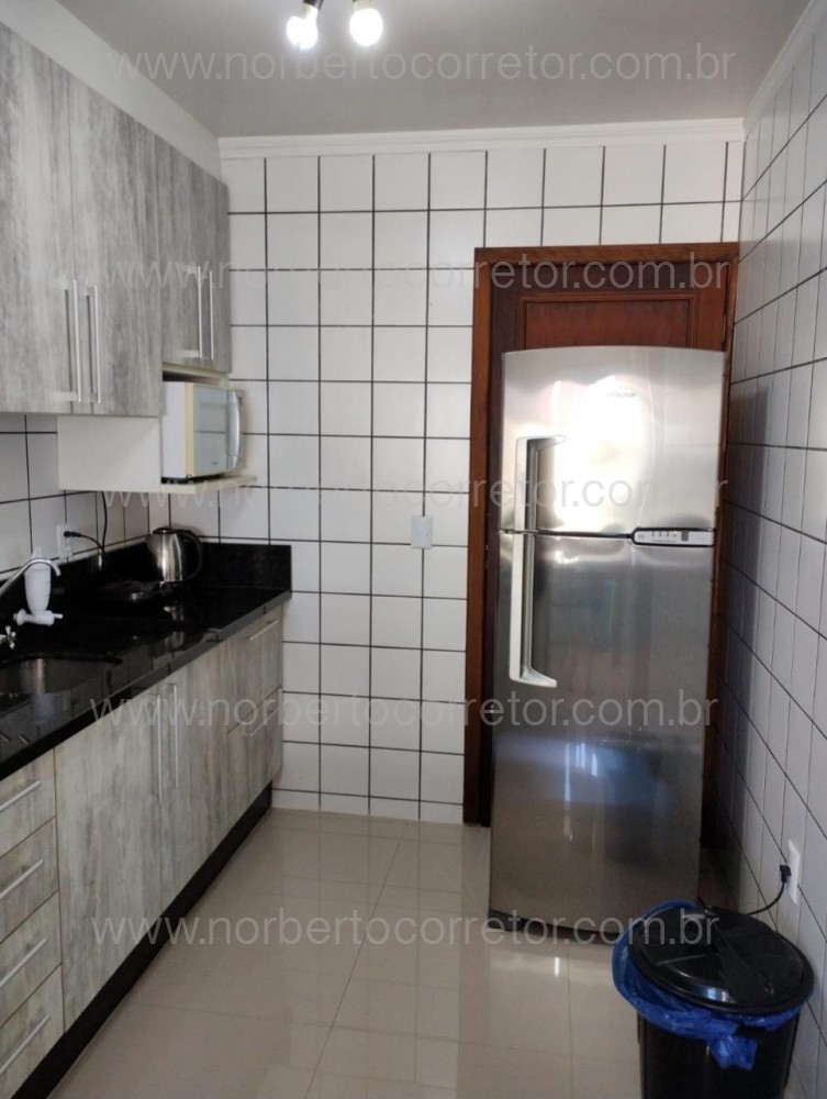 Apartamento pr�ximo ao mar, centro de Itapema SC 