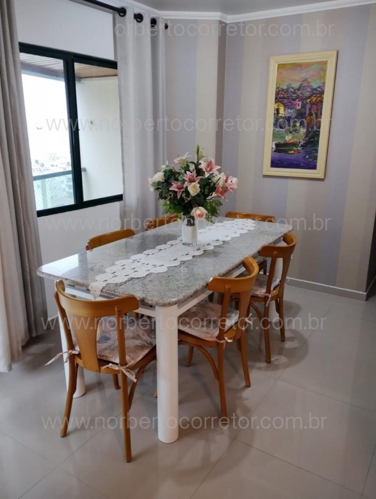 Apartamento pr�ximo ao mar, centro de Itapema SC 