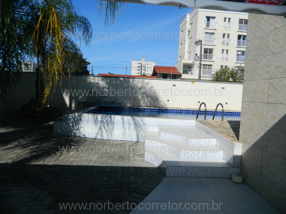 CASA PARA EXCURSO COM PISCINA PARA  60 PESSOAS