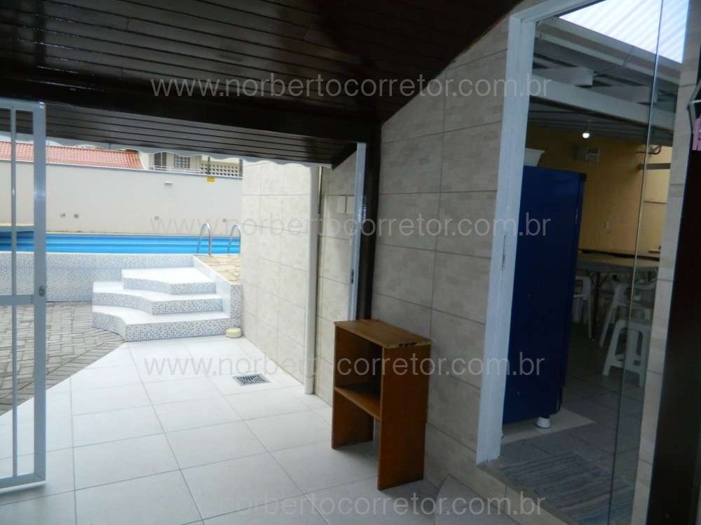CASA PARA EXCURSO COM PISCINA PARA  60 PESSOAS