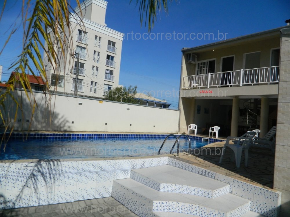 CASA PARA EXCURSO COM PISCINA PARA  60 PESSOAS