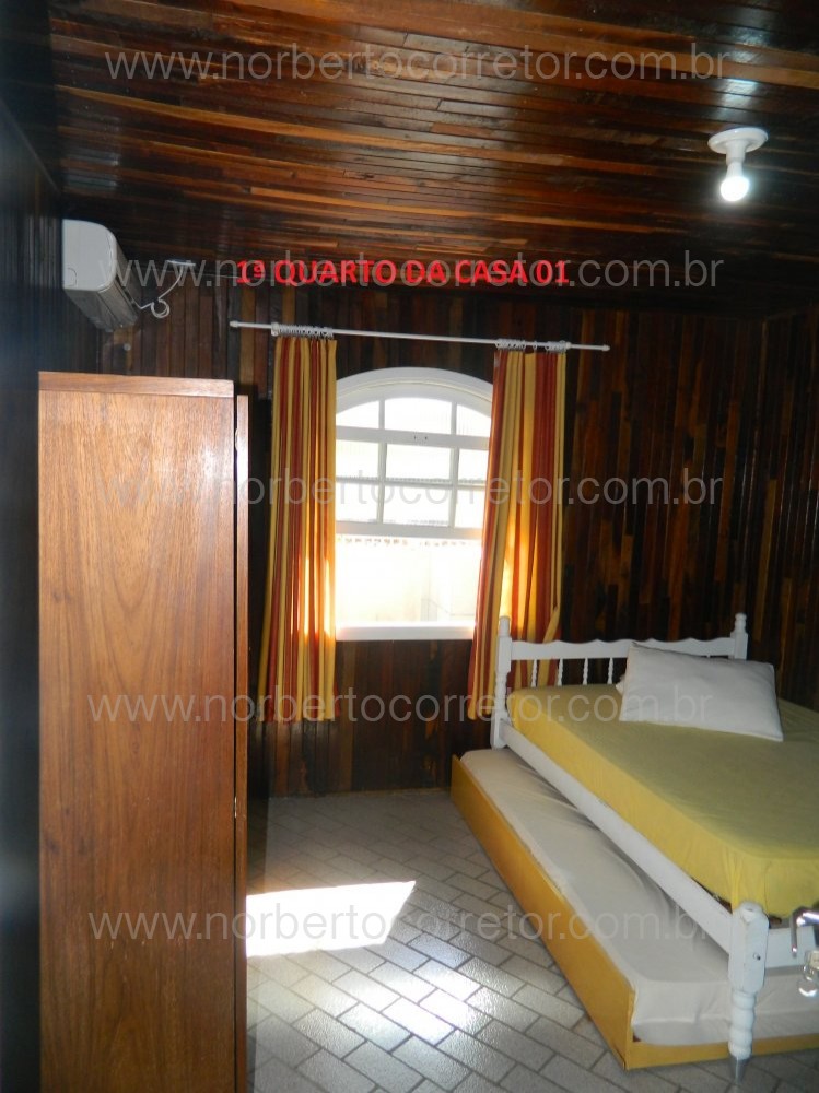 CASA PARA EXCURSO COM PISCINA PARA  60 PESSOAS