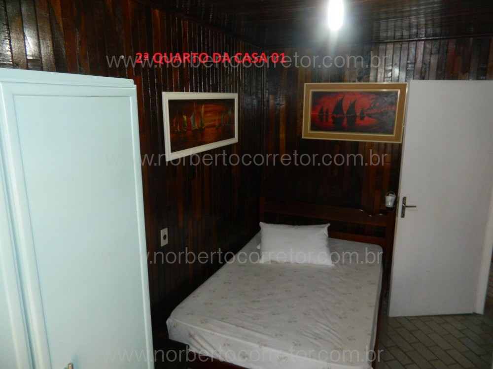 CASA PARA EXCURSO COM PISCINA PARA  60 PESSOAS