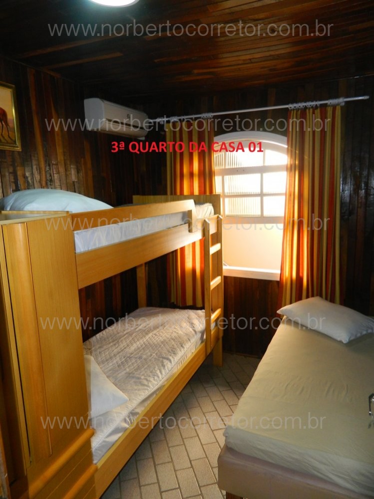 CASA PARA EXCURSO COM PISCINA PARA  60 PESSOAS