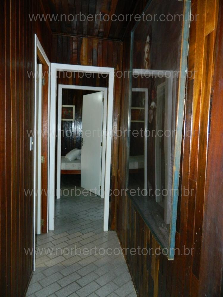 CASA PARA EXCURSO COM PISCINA PARA  60 PESSOAS