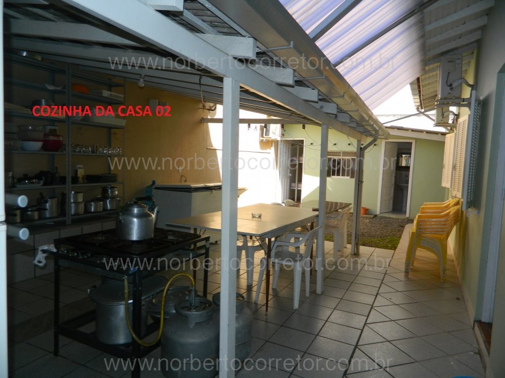 CASA PARA EXCURSO COM PISCINA PARA  60 PESSOAS