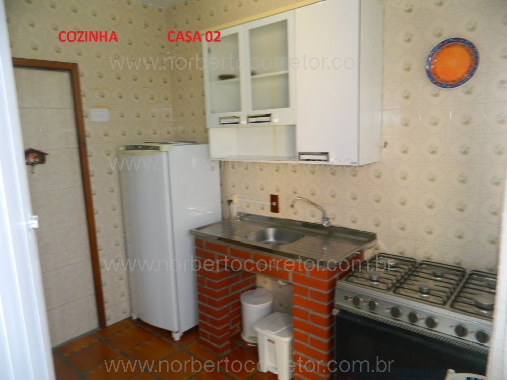 CASA PARA EXCURSO COM PISCINA PARA  60 PESSOAS