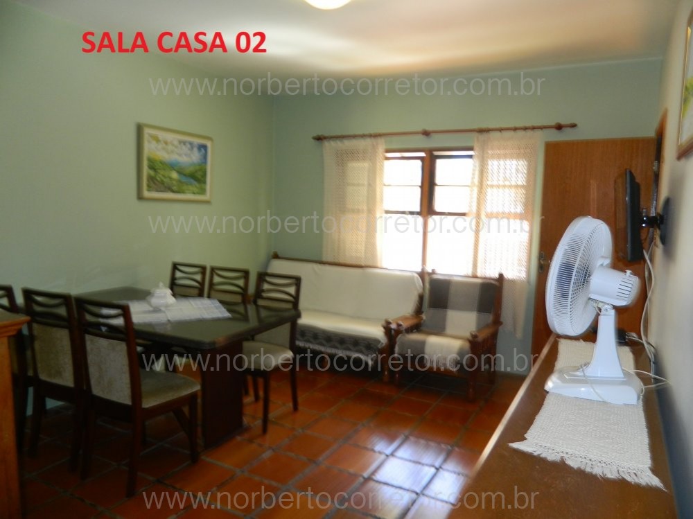 CASA PARA EXCURSO COM PISCINA PARA  60 PESSOAS