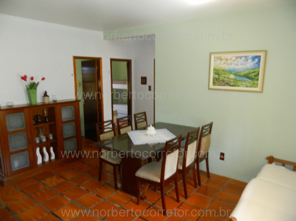 CASA PARA EXCURSO COM PISCINA PARA  60 PESSOAS