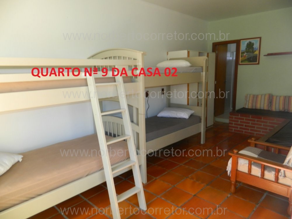 CASA PARA EXCURSO COM PISCINA PARA  60 PESSOAS