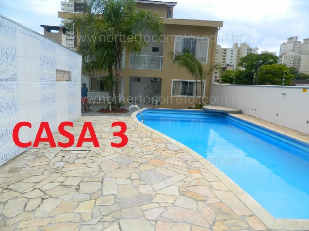 CASA PARA EXCURSO COM PISCINA PARA  60 PESSOAS