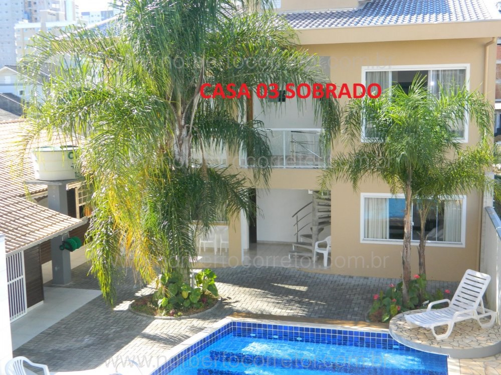 CASA PARA EXCURSO COM PISCINA PARA  60 PESSOAS