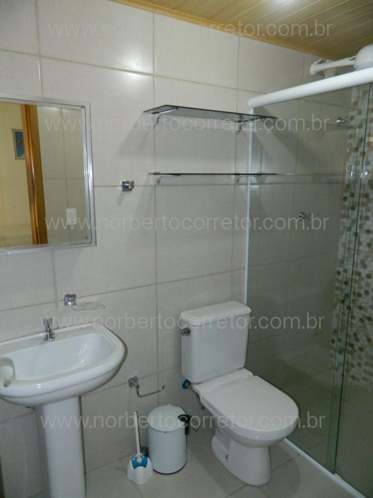 CASA PARA EXCURSO COM PISCINA PARA  60 PESSOAS