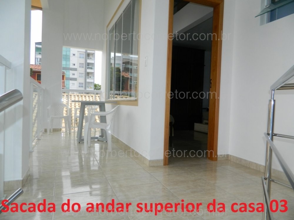 CASA PARA EXCURSO COM PISCINA PARA  60 PESSOAS
