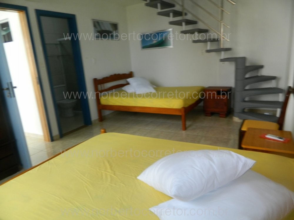 CASA PARA EXCURSO COM PISCINA PARA  60 PESSOAS