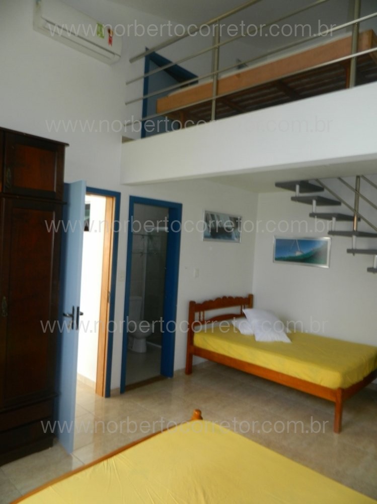 CASA PARA EXCURSO COM PISCINA PARA  60 PESSOAS