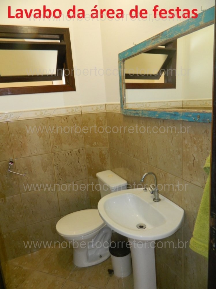 CASA PARA EXCURSO COM PISCINA PARA  60 PESSOAS