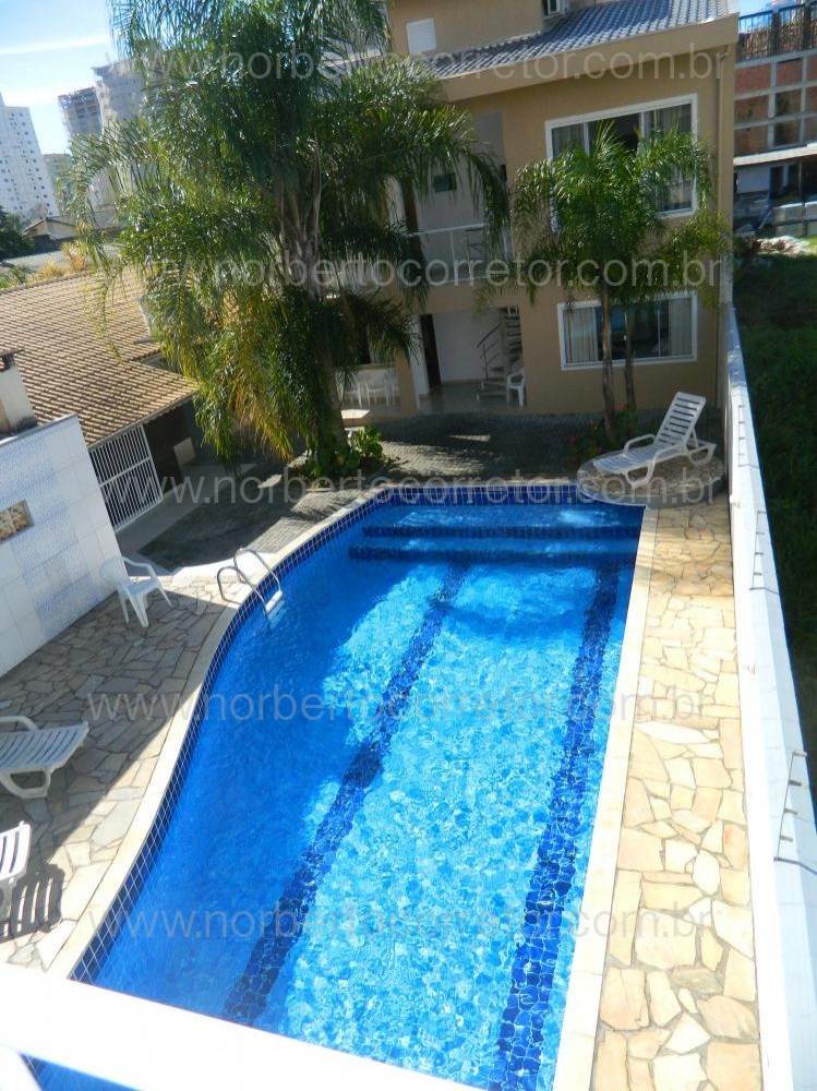 CASA PARA EXCURSO COM PISCINA PARA  60 PESSOAS