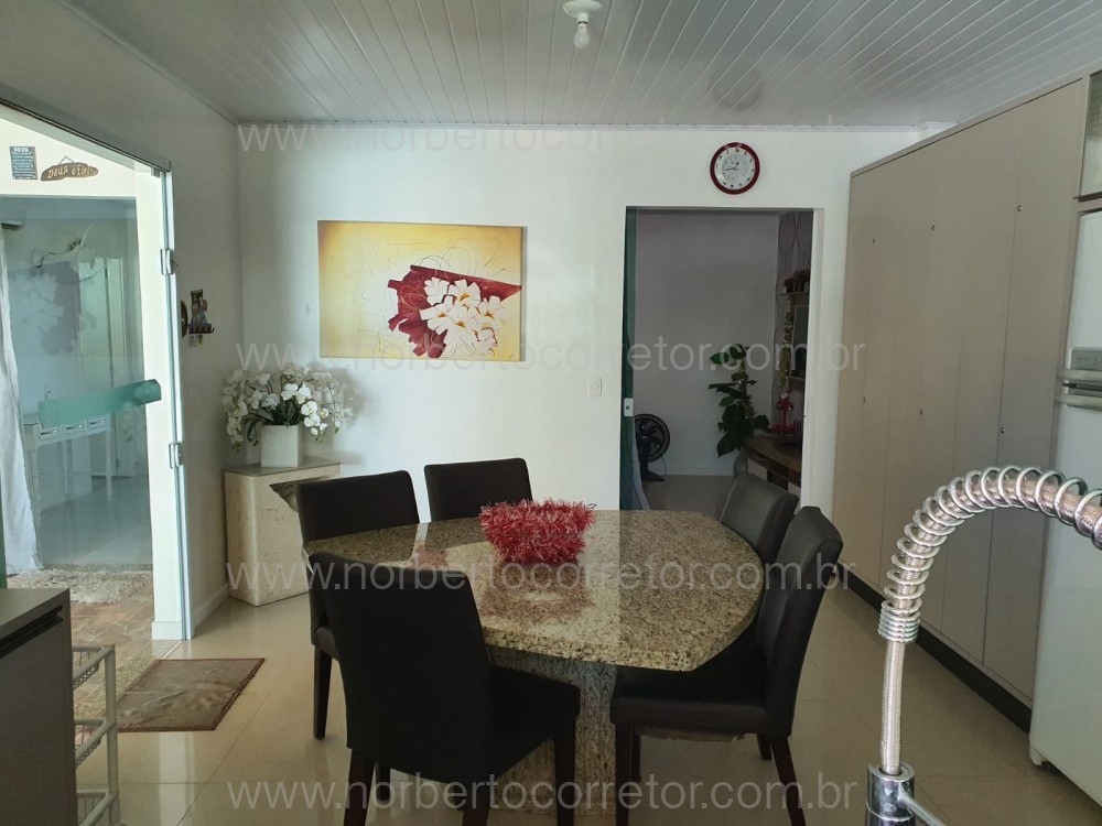 CASA COM PISCINA TEMPORADA MEIA PRAIA 