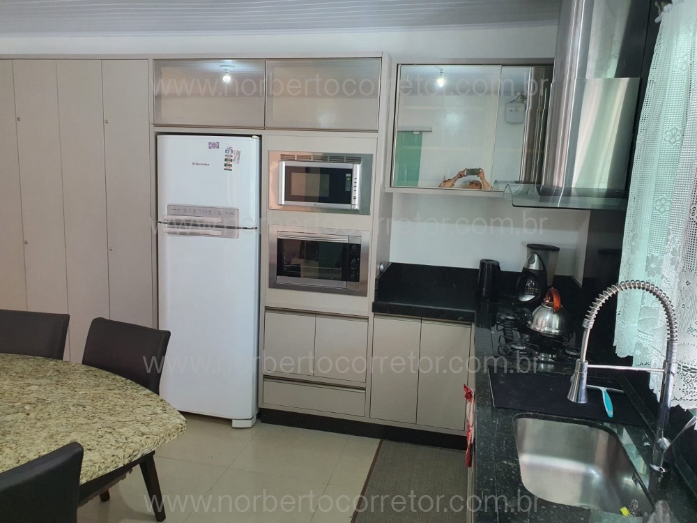 CASA COM PISCINA TEMPORADA MEIA PRAIA 