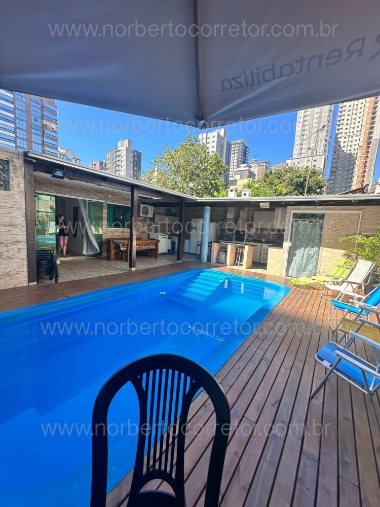 CASA COM PISCINA  03  SUITE TEMPORADA MEIA PRAIA 