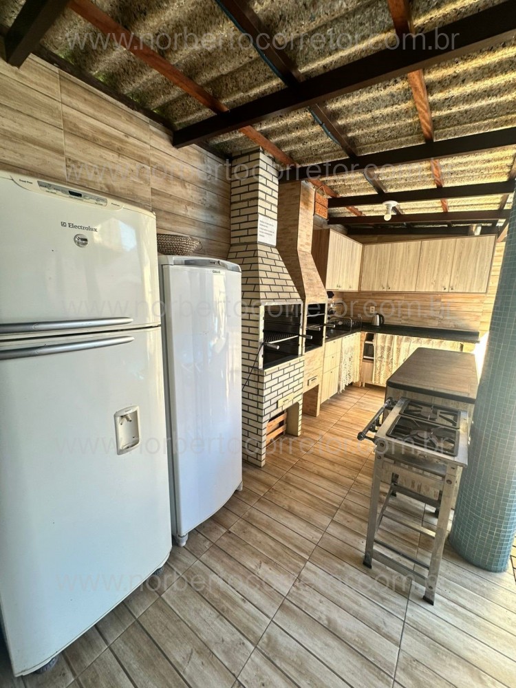 CASA COM PISCINA  03  SUITE TEMPORADA MEIA PRAIA 