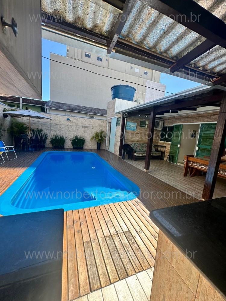 CASA COM PISCINA  03  SUITE TEMPORADA MEIA PRAIA 