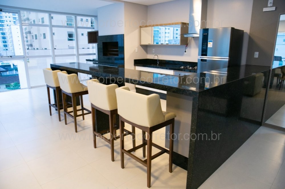 APARTAMENTO A VENDA EM MEIA PRAIA  04 SUTES 