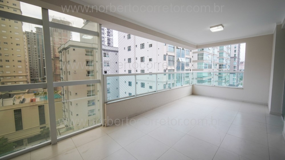 APARTAMENTO A VENDA EM MEIA PRAIA  04 SUTES 