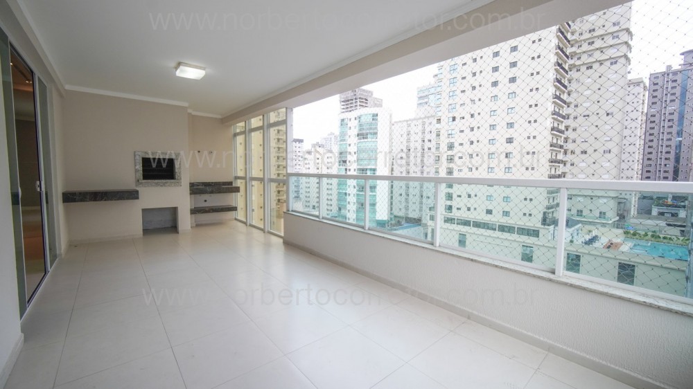 APARTAMENTO A VENDA EM MEIA PRAIA  04 SUTES 