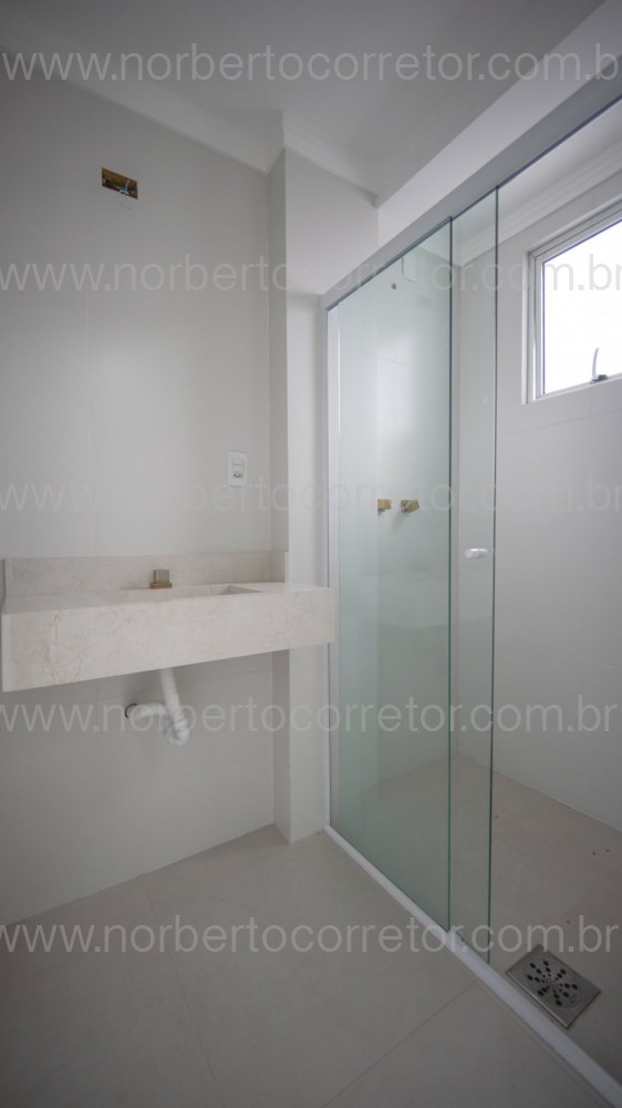 APARTAMENTO A VENDA EM MEIA PRAIA  04 SUTES 