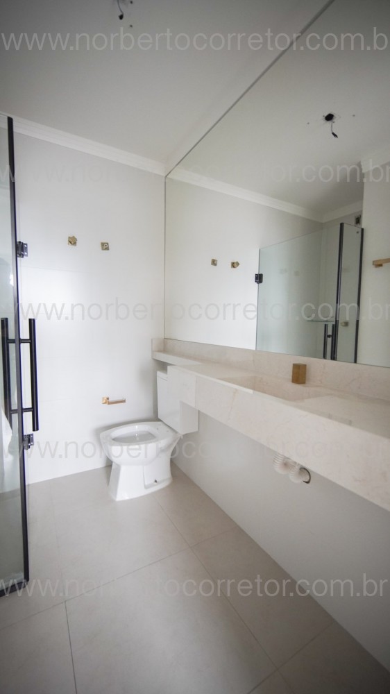 APARTAMENTO A VENDA EM MEIA PRAIA  04 SUTES 