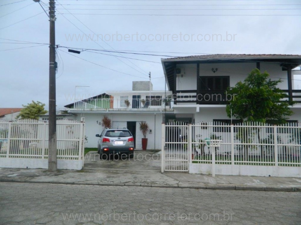 CASA COM PISCINA TEMPORADA  PORTO BELO PEREQUE 