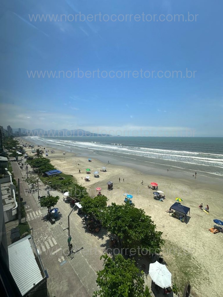 COBERTURA FRENTE MAR MEIA PRAIA
