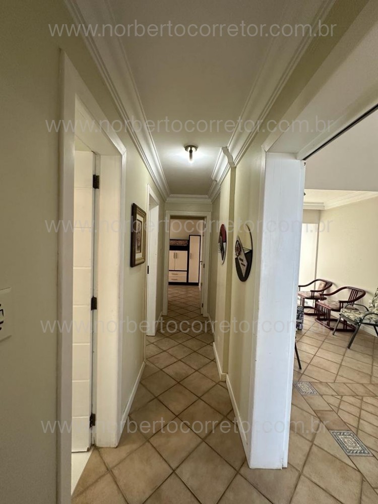 COBERTURA FRENTE MAR MEIA PRAIA