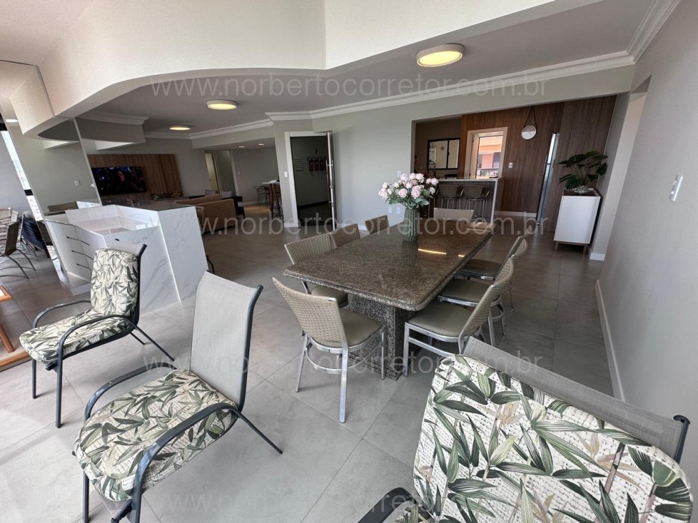 COBERTURA FRENTE MAR MEIA PRAIA