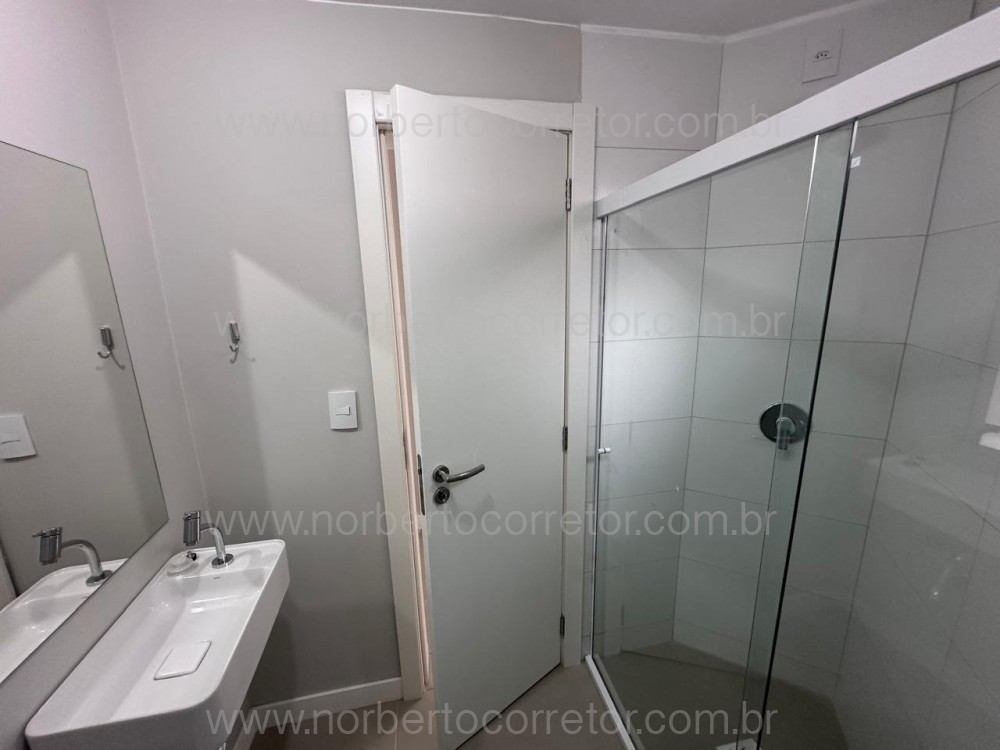 COBERTURA FRENTE MAR MEIA PRAIA