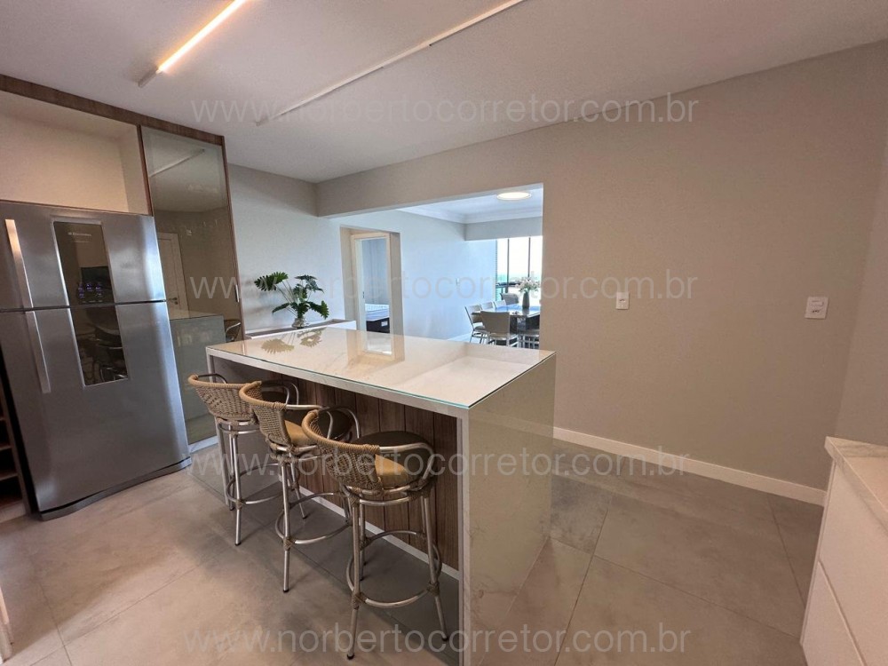 COBERTURA FRENTE MAR MEIA PRAIA