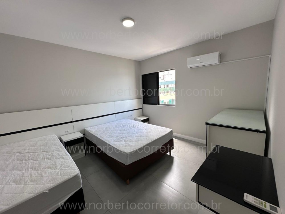 COBERTURA FRENTE MAR MEIA PRAIA